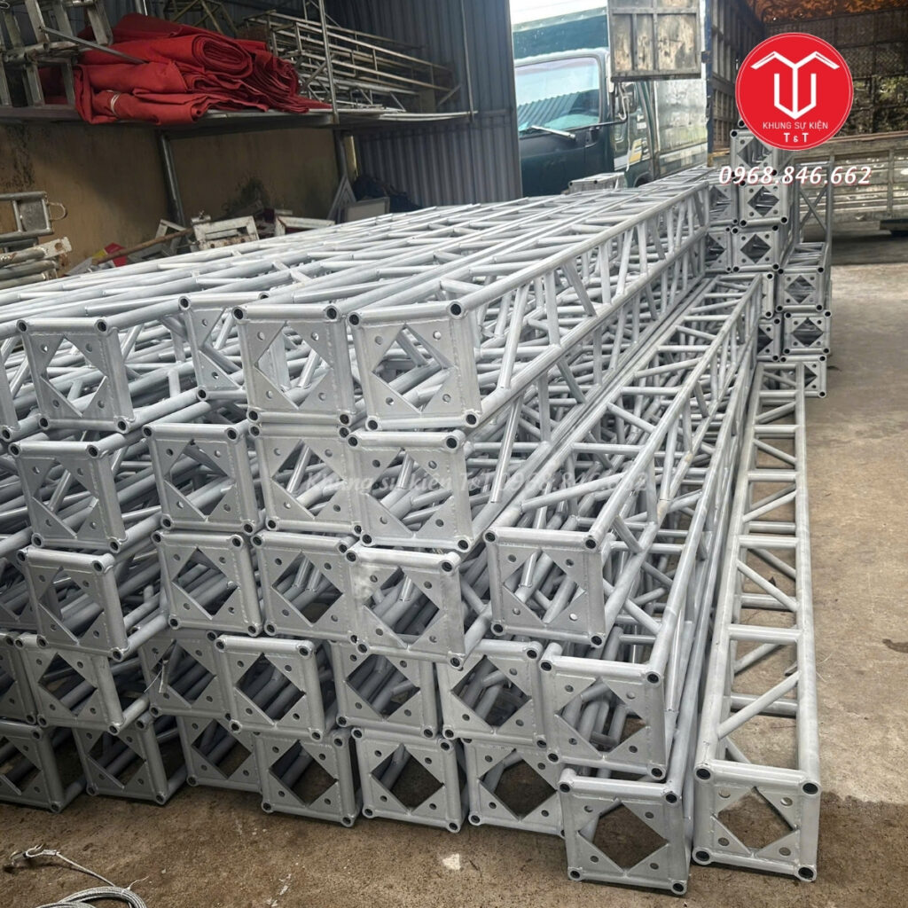 Khung Sự Kiện Trụ 20 Kèo 20